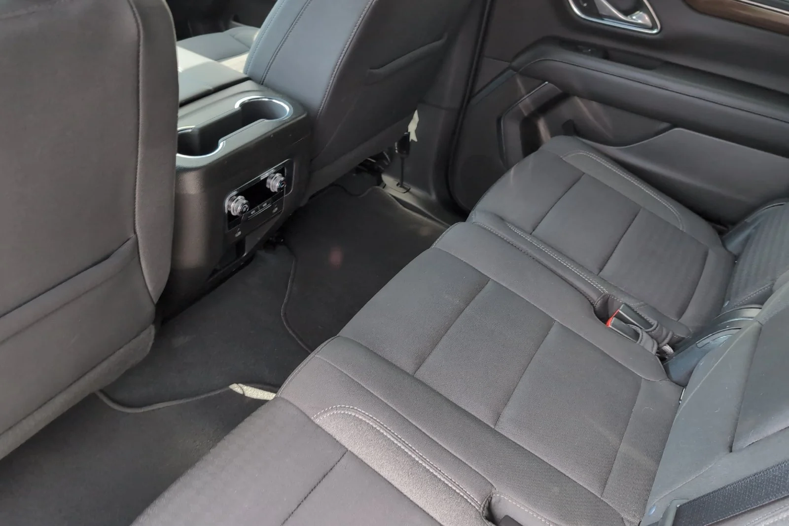 Used 2023 SUMMIT WHITE GMC SLE image 13