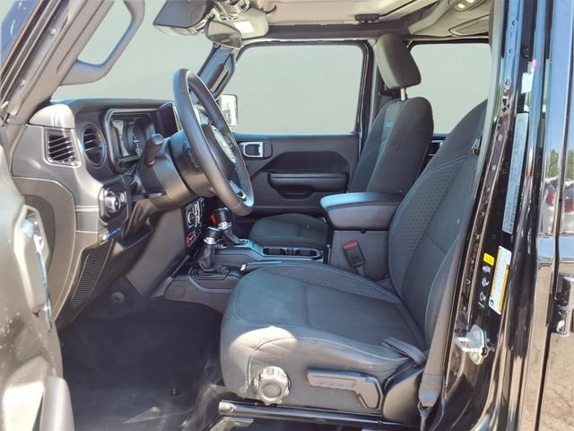 Used 2024  Jeep Rubicon image 18