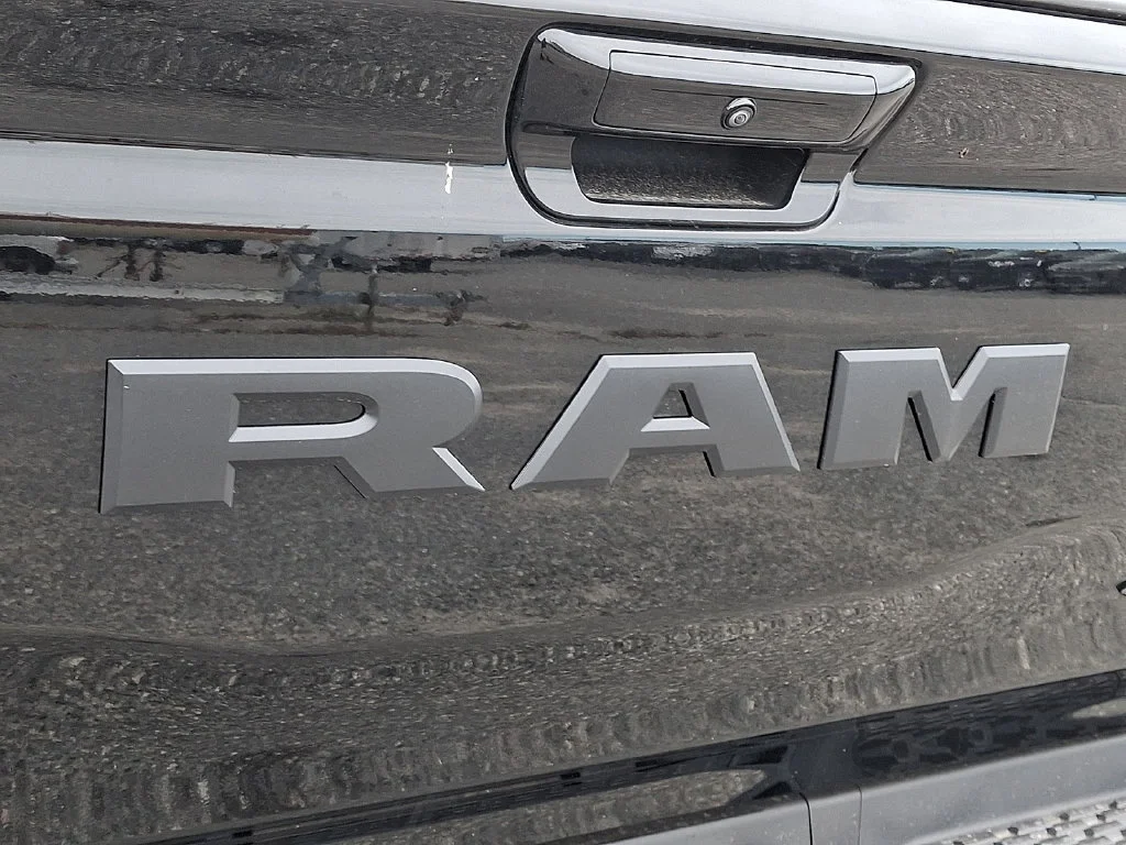 New 2026 Diamond Black Crystal Pearl-Coat Exterior Paint RAM Big Horn image 21