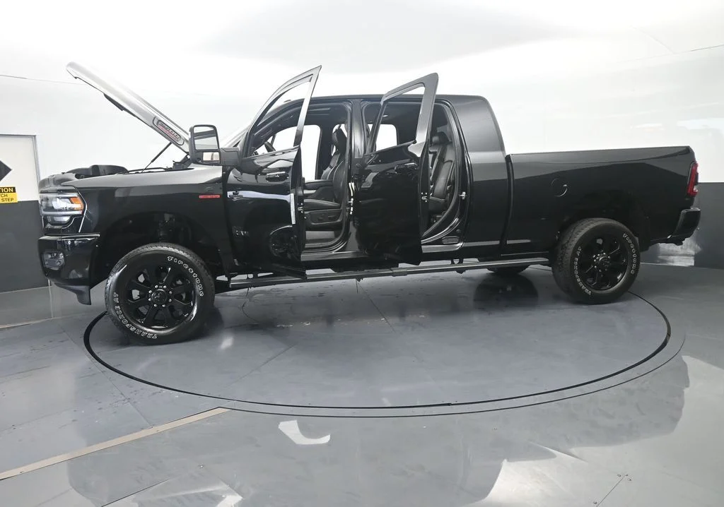 Used 2024 Diamond Black Crystal Pearlcoat Ram Laramie image 75