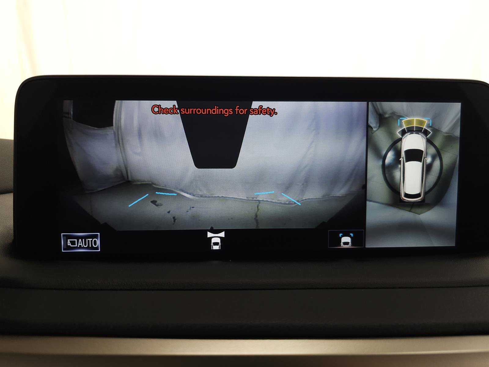 Certified Used 2020 White Lexus  image 25