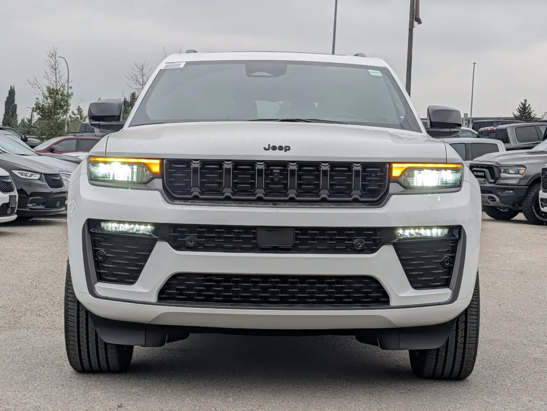 New 2026 White Jeep Limited Reserve - - 4x4 - CommandView Sunroof - Nappa Leather Seats & More! image 3