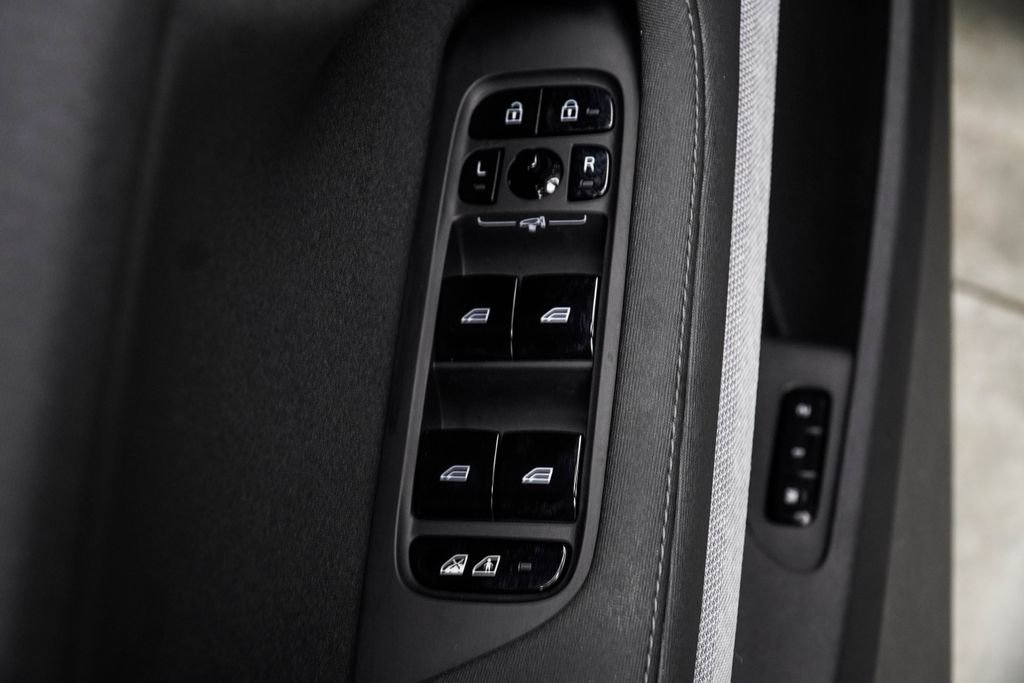 Used 2024 Blue Polestar Long Range Dual Motor image 35