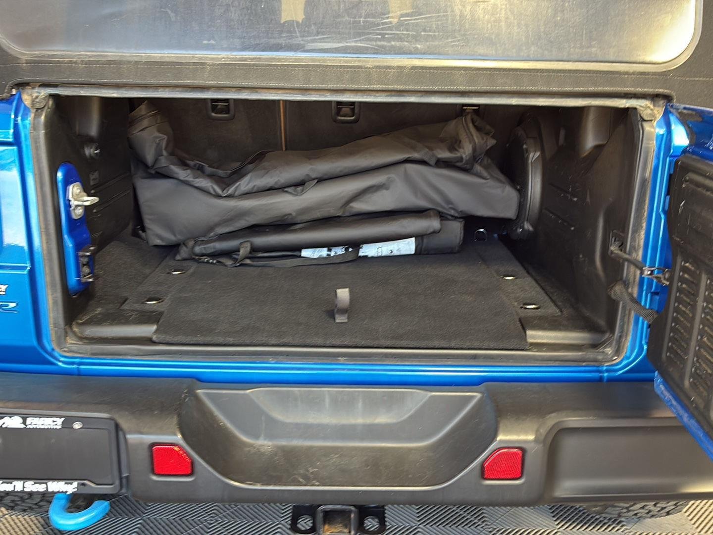 Used 2021 Hydro Blue Pearlcoat Jeep Unlimited Rubicon image 9