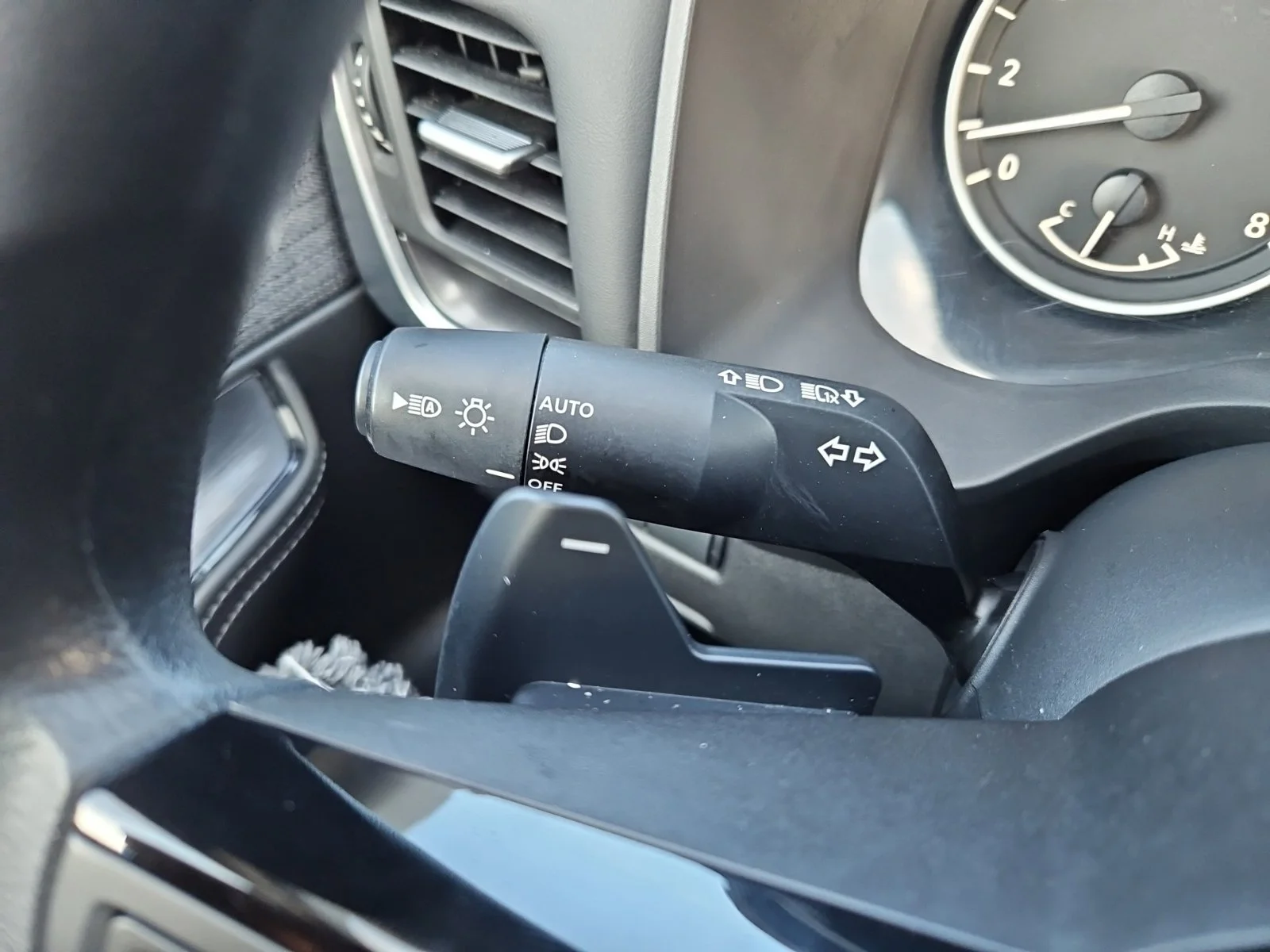 Used 2023 Gray Nissan SV image 27