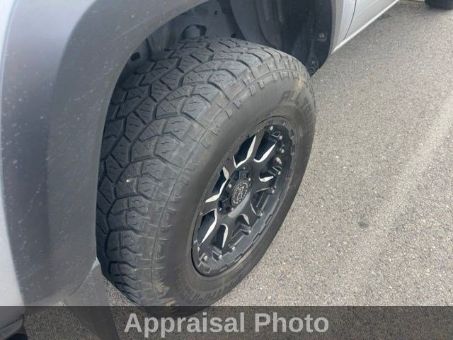 Used 2020 Silver Toyota SR5 image 7