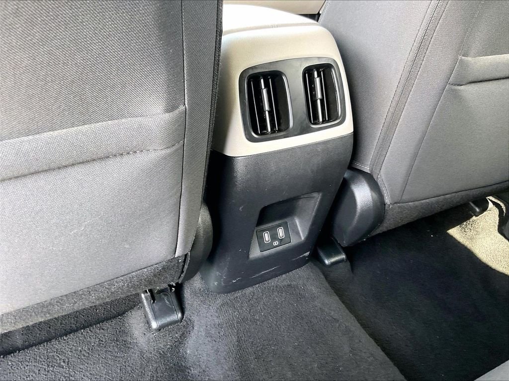 Used 2024 Silver Hyundai SEL image 27