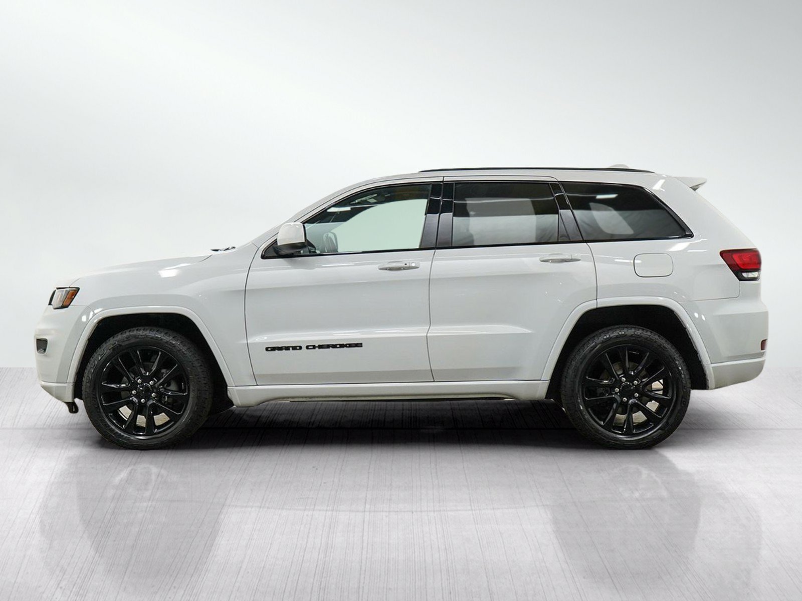 Used 2020 Jeep Grand Cherokee Altitude with VIN 1C4RJFAG2LC173086 for sale in Burnsville, Minnesota