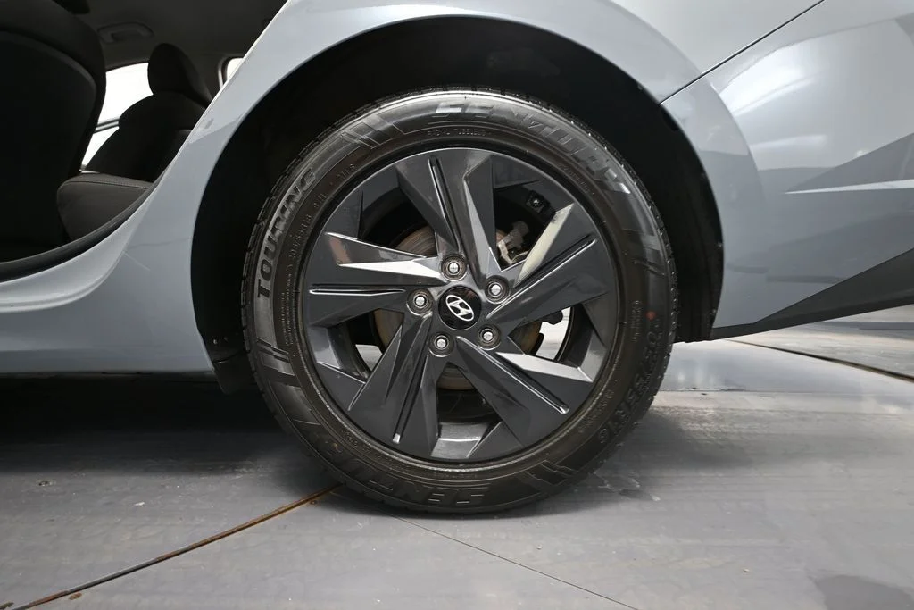 Used 2021 Gray Hyundai SEL image 13