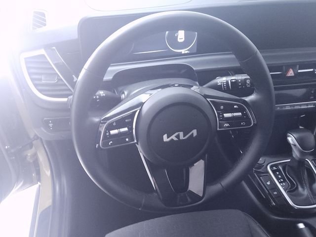 Used 2024 Green Kia S image 14
