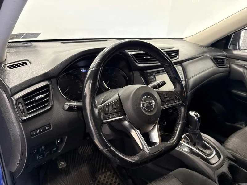 Used 2019 Blue Nissan S image 18
