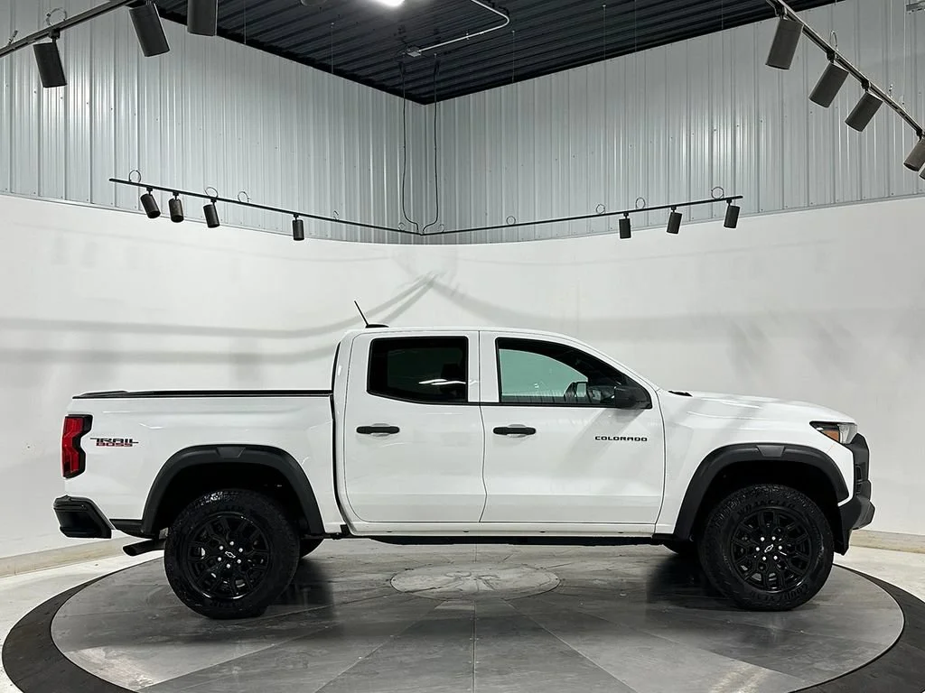 Used 2024 Summit White Chevrolet Trail Boss image 10