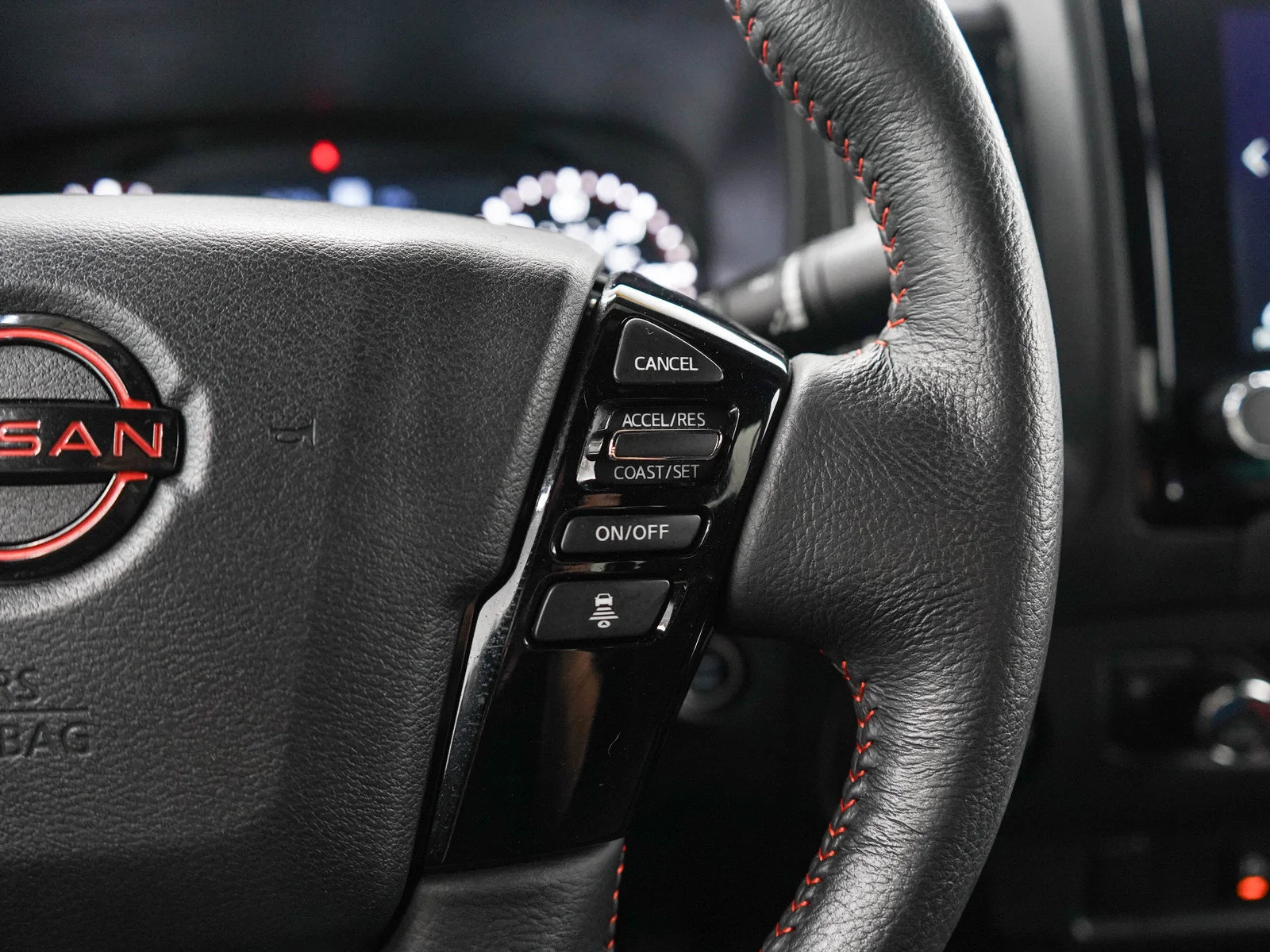 Used 2024 Bluestone Pearl Nissan PRO-4X image 27