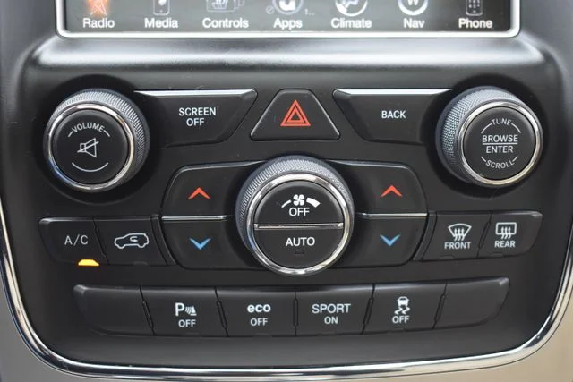 Used 2016 White Jeep Overland image 36