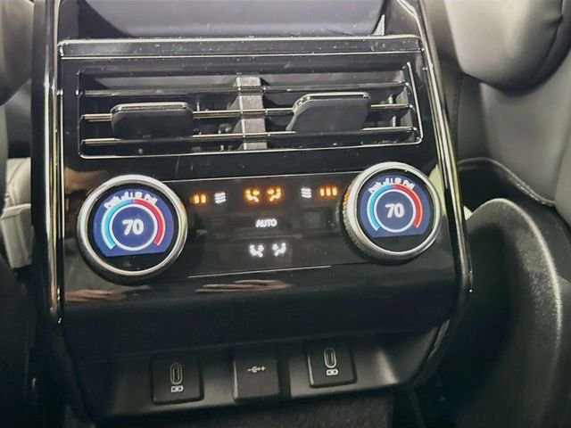 New 2026 Carpathian Grey Land Rover Dynamic SE image 27