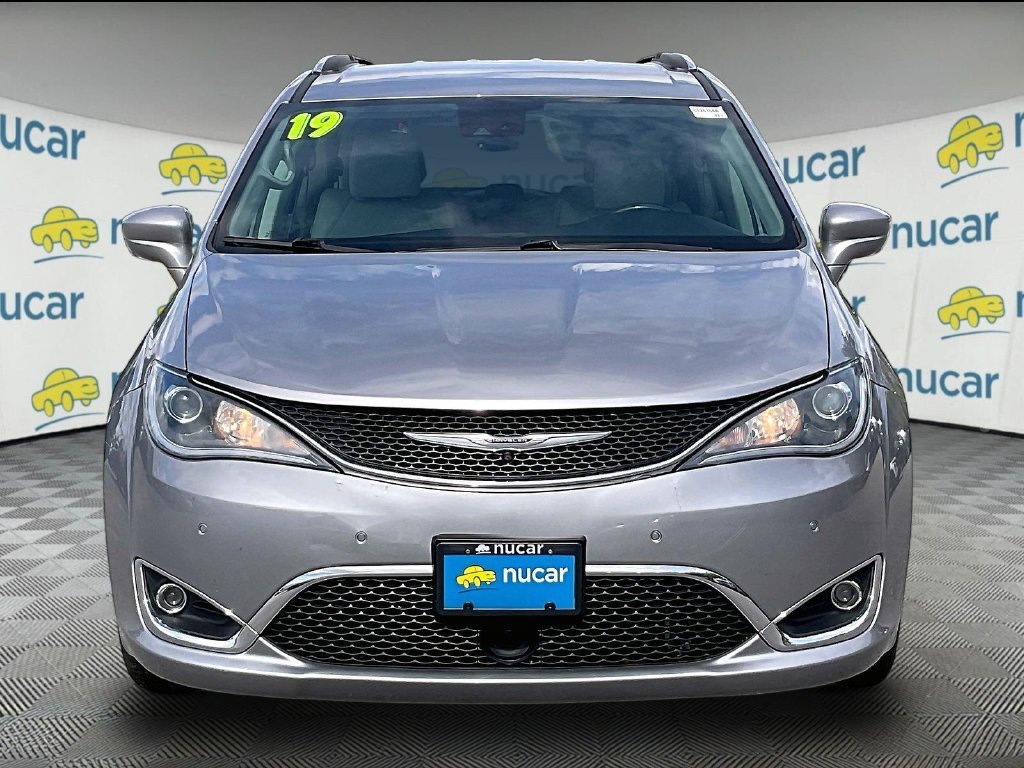 Used 2019 Billet Silver Metallic Clearcoat Chrysler Touring L image 2