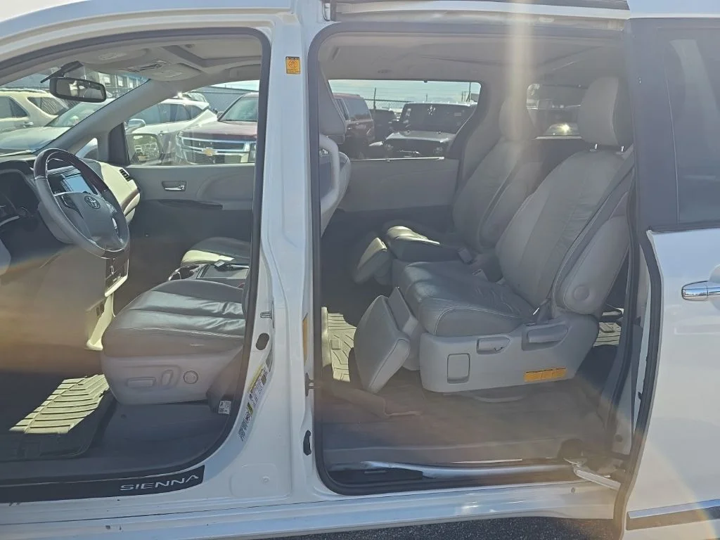 Used 2012 Blizzard Pearl Toyota Limited image 11