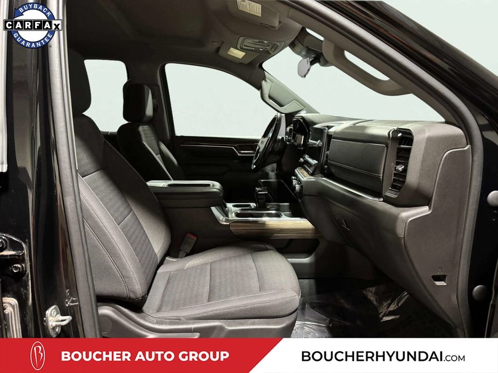 Used 2022 Black Chevrolet RST image 27
