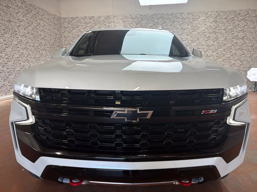 Used 2023 Iridescent Pearl Tricoat Chevrolet Z71 image 2