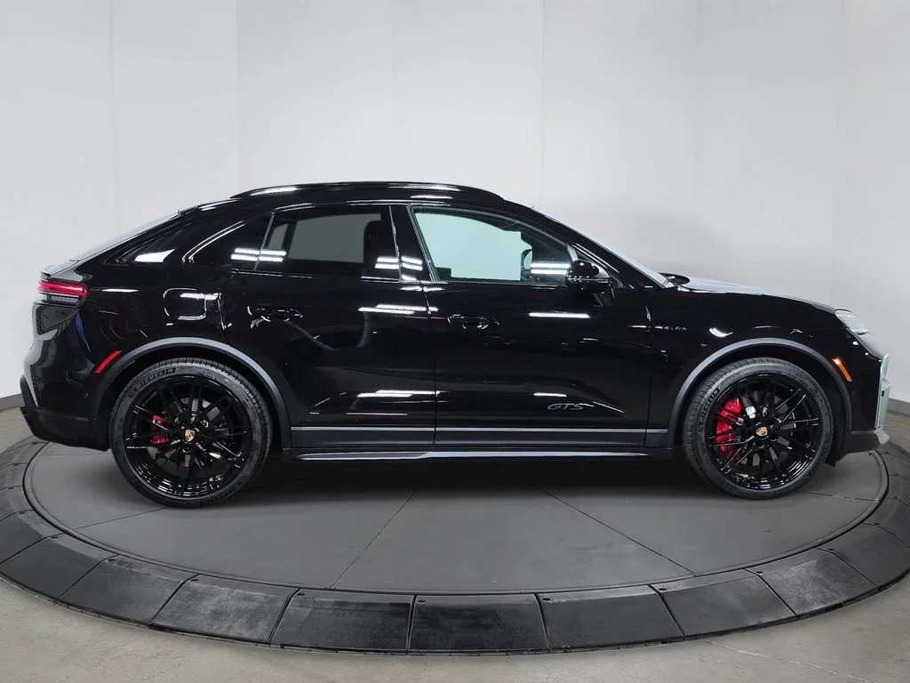 2026 Porsche Macan GTS - Photo 8