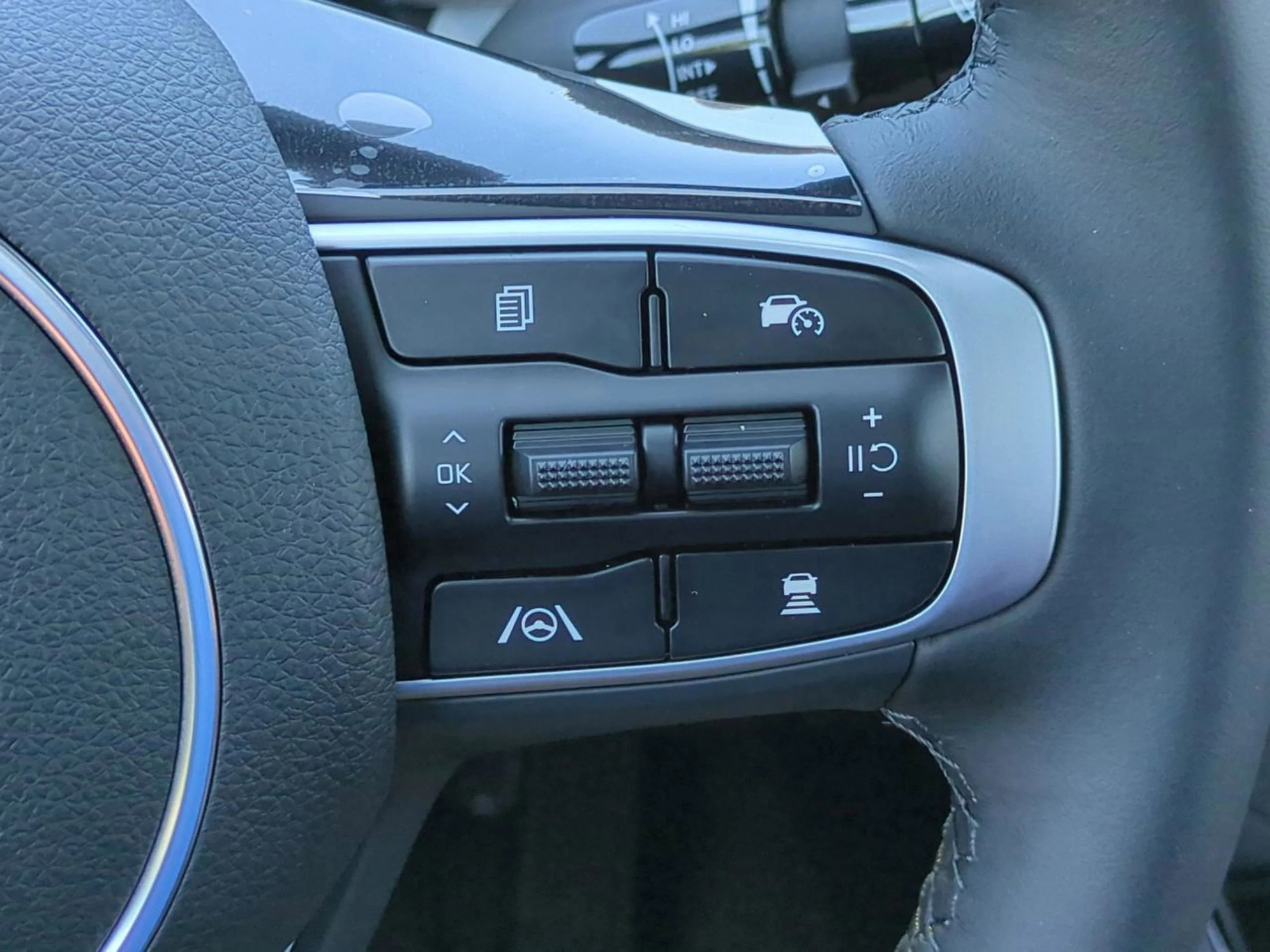 New 2026 Aurora Black Pearl Kia GT-Line image 30