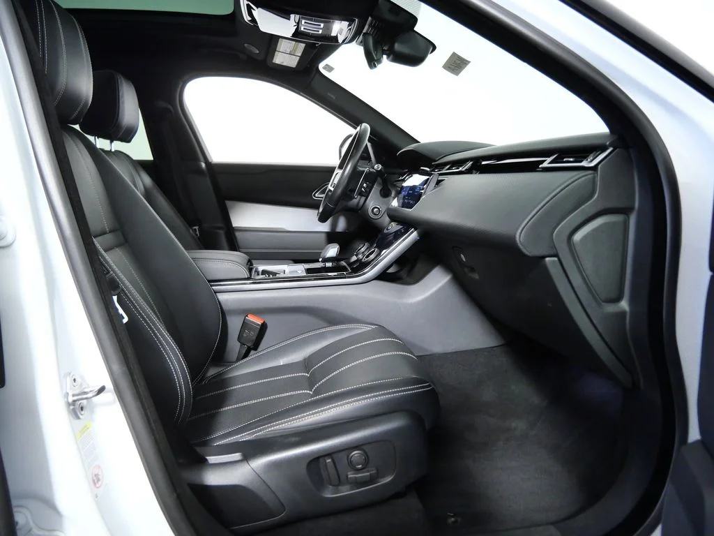 Used 2022  Land Rover P250 R-Dynamic S image 10