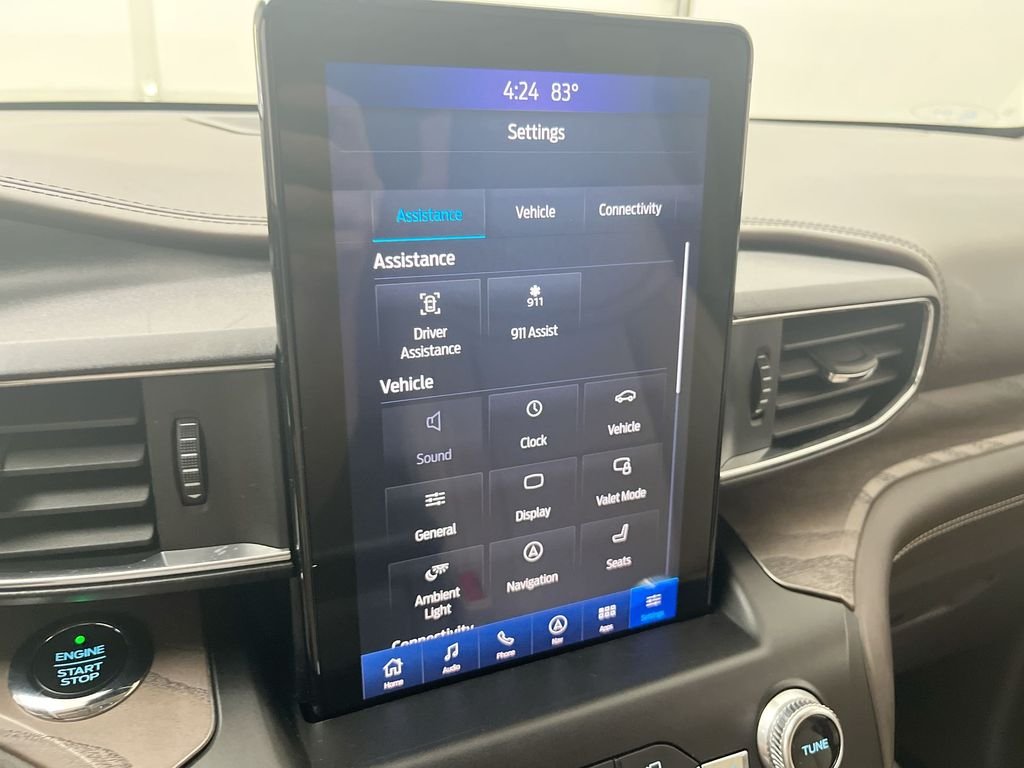 Used 2020  Ford Platinum image 16