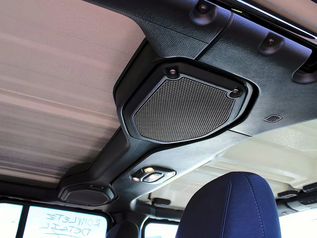 2023 Jeep Wrangler 4-Door Sahara - Photo 25