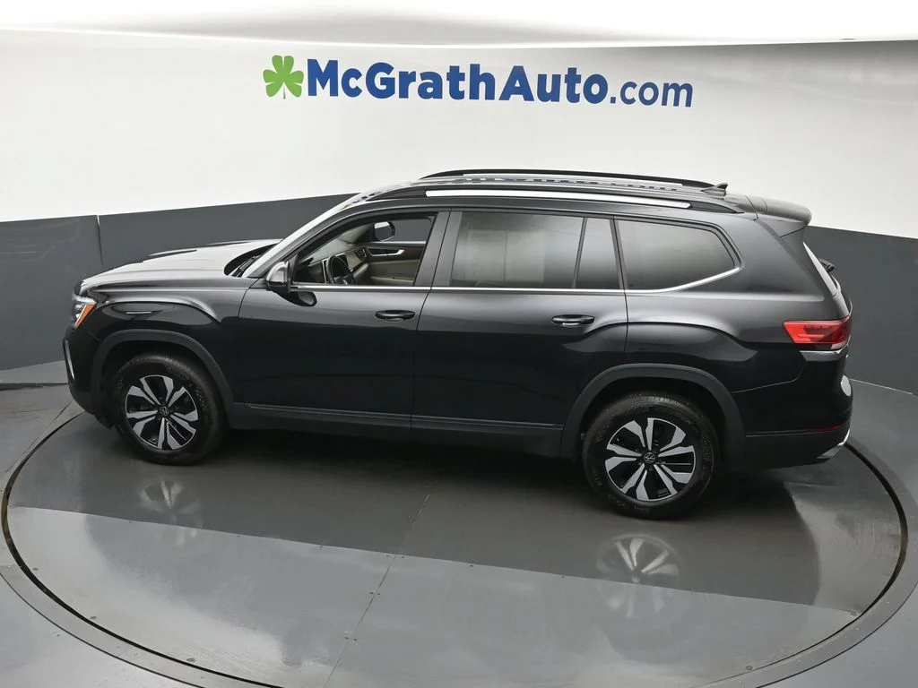 Used 2025 Black Volkswagen 2.0T SE image 24