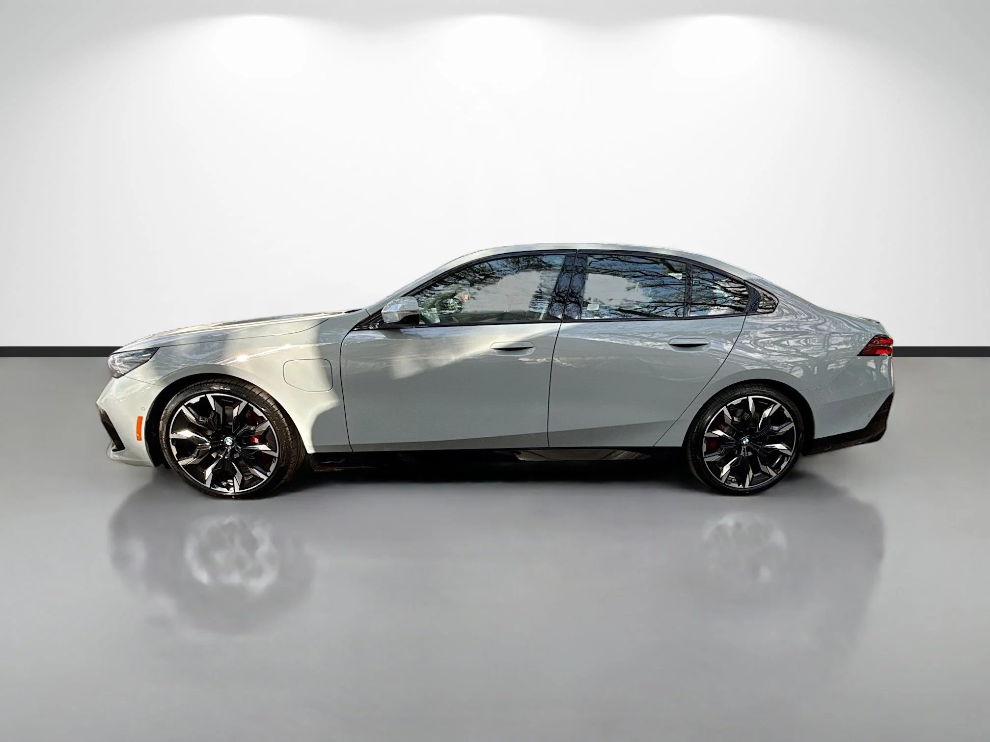 New 2026 Brooklyn Grey Metallic BMW 550e xDrive image 6