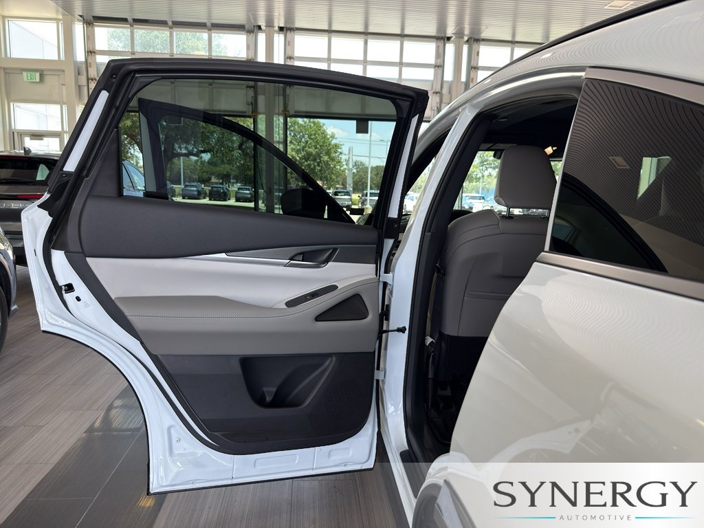 New 2027 RADIANT WHITE INFINITI Luxe AWD image 27