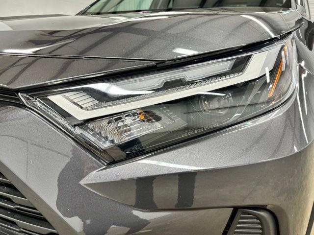 Used 2025 MAGNETIC GRAY MET. Toyota  image 8