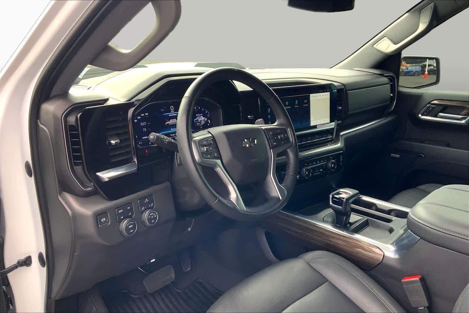 Used 2024 Summit White Chevrolet LT Trail Boss image 18