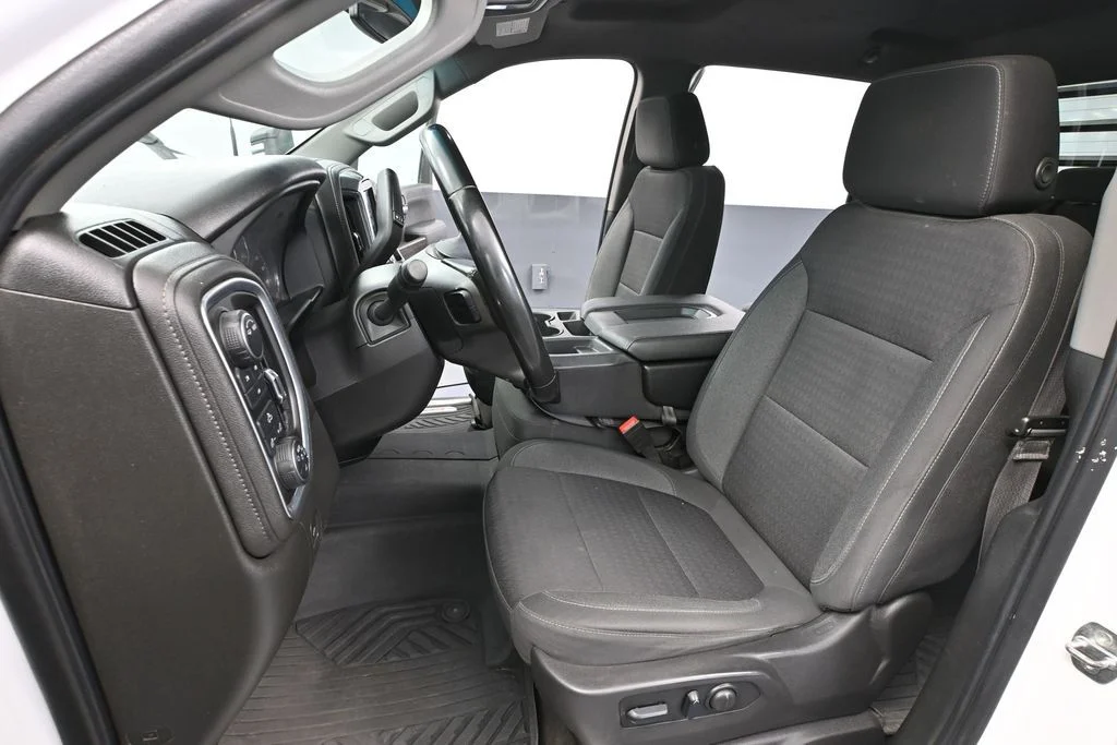 Used 2023 White Chevrolet LT image 28