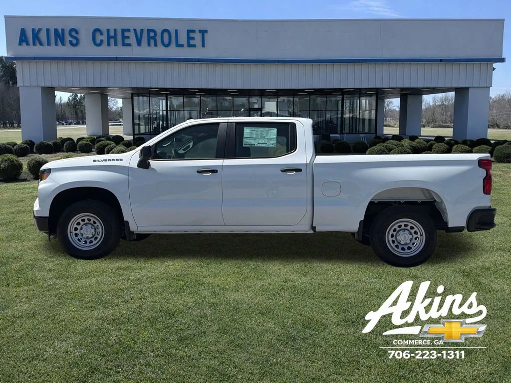 New 2026 Summit White Chevrolet WT image 9