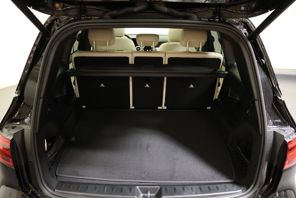 Used 2026 Night Black Mercedes-Benz GLB 250 image 57