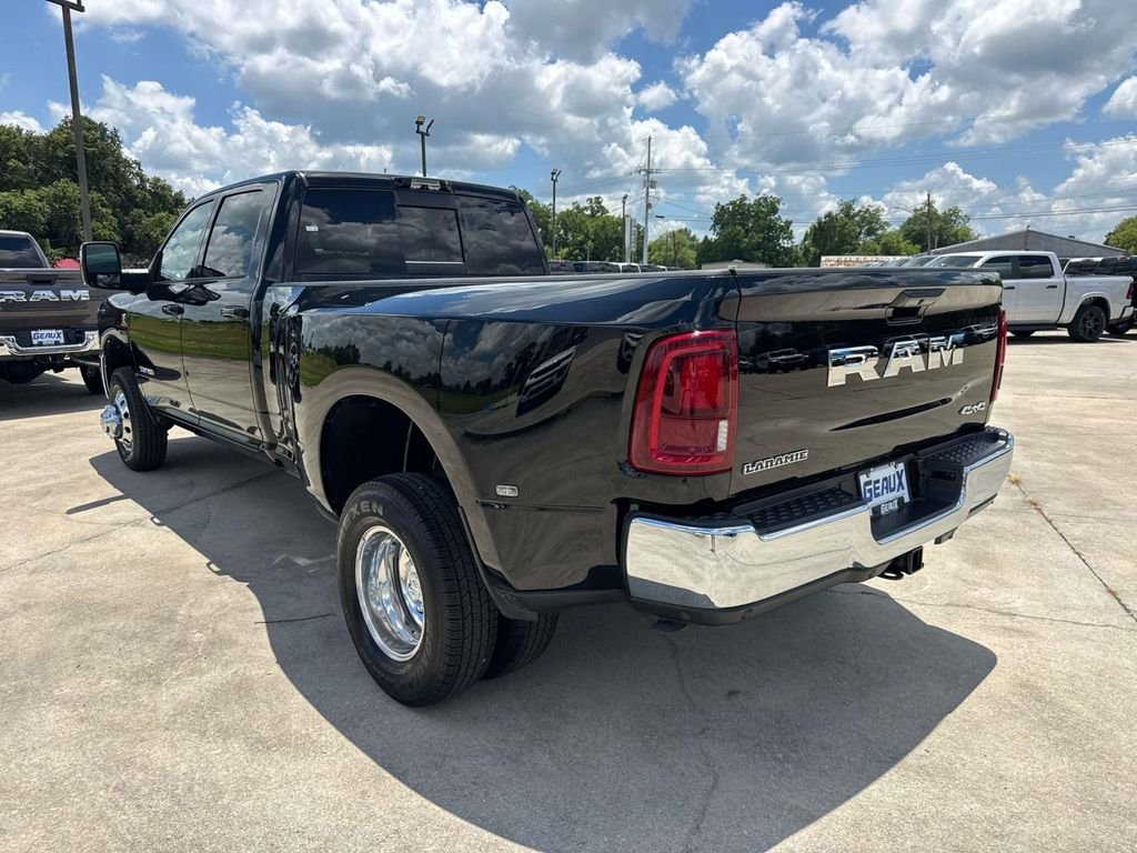 New 2026 Diamond Black Crystal Pearl-Coat Exterior Paint RAM Laramie image 16