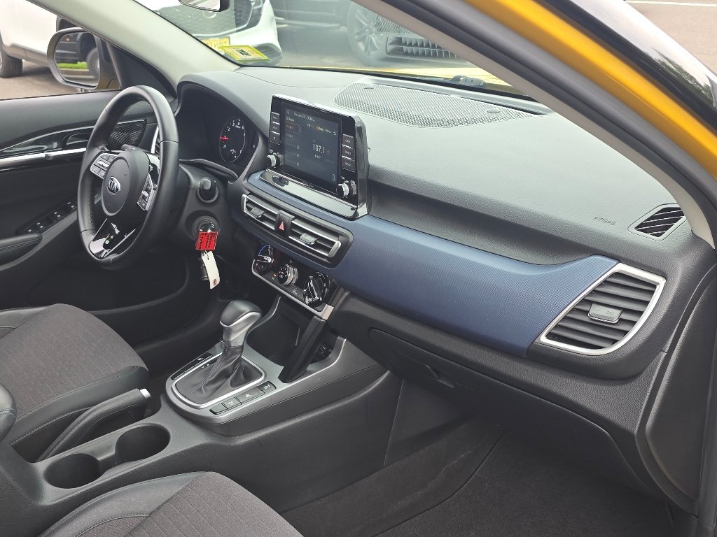 Used 2021 Starbright Yellow/Black Roof Kia S image 21