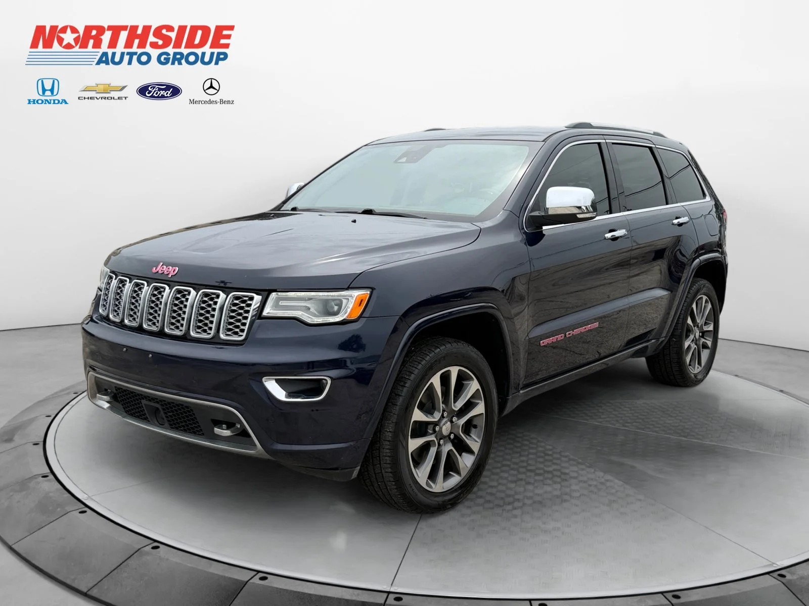Used 2018 True Blue Pearlcoat Jeep Overland image 3