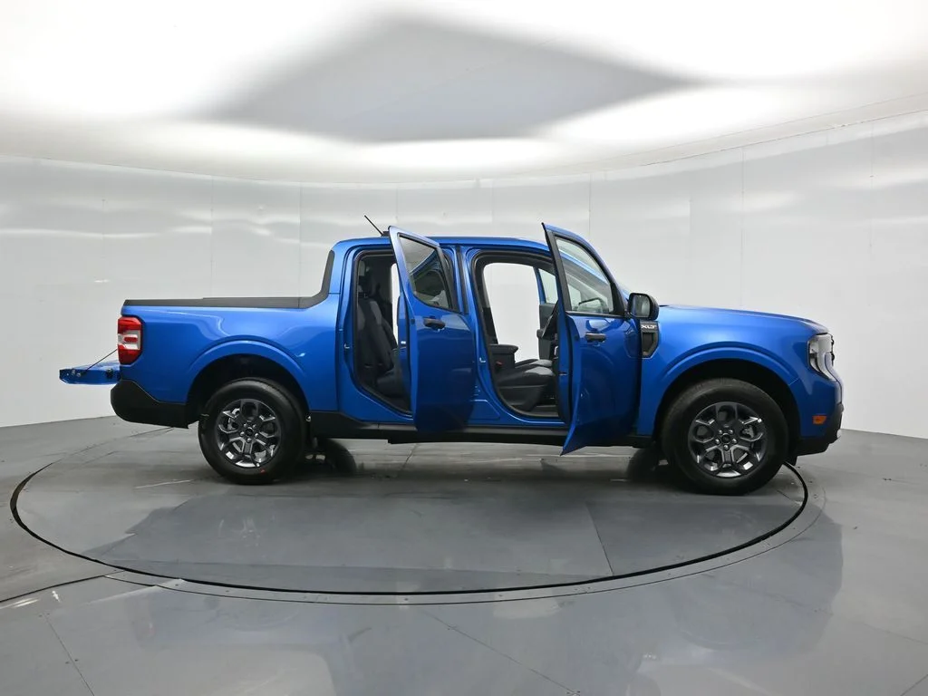 New 2026 Velocity Blue Ford XLT image 4