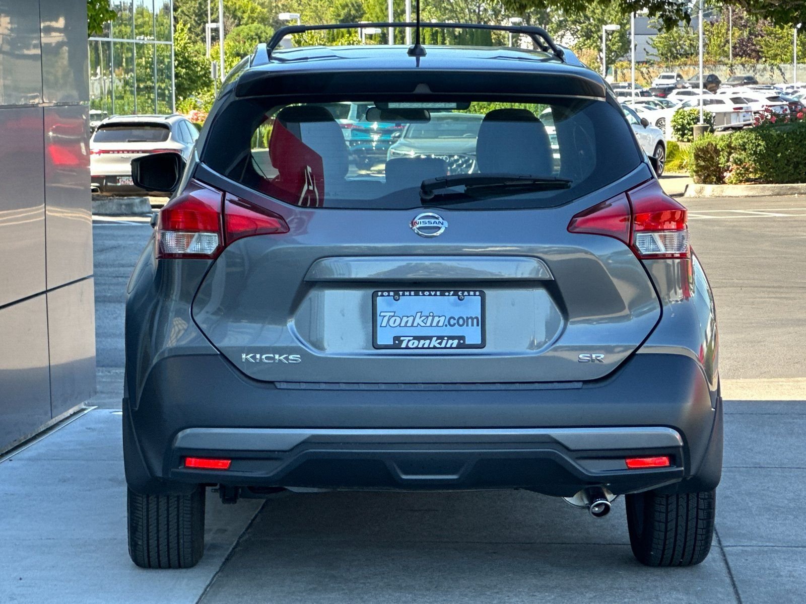 Used 2019 Gun Metallic Nissan SR image 4