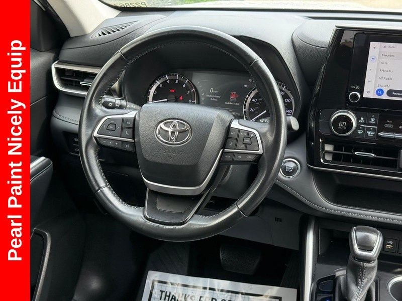 Used 2023 Pearl Toyota LE image 15