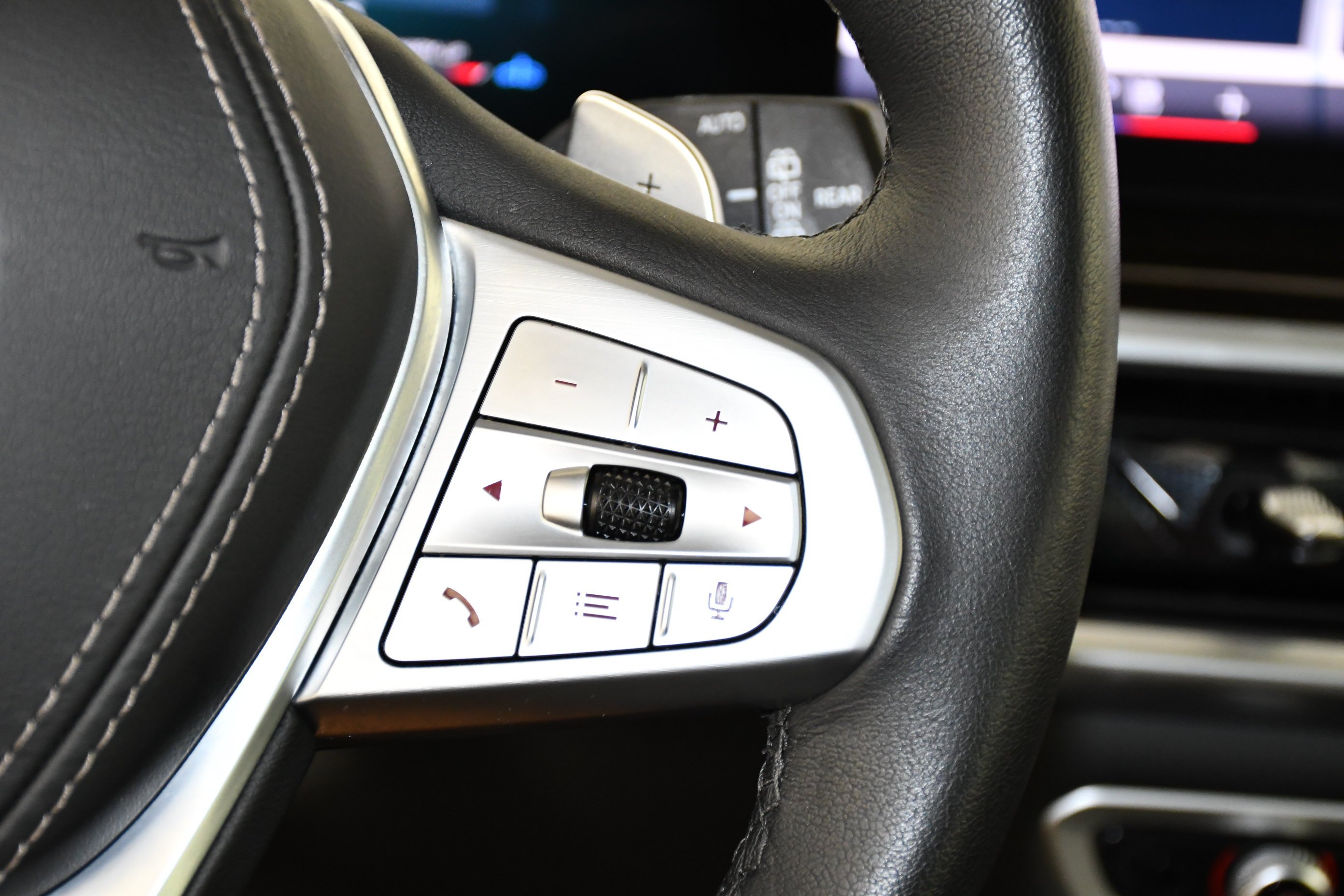 Used 2026 Black Sapphire Metallic BMW xDrive40i image 21