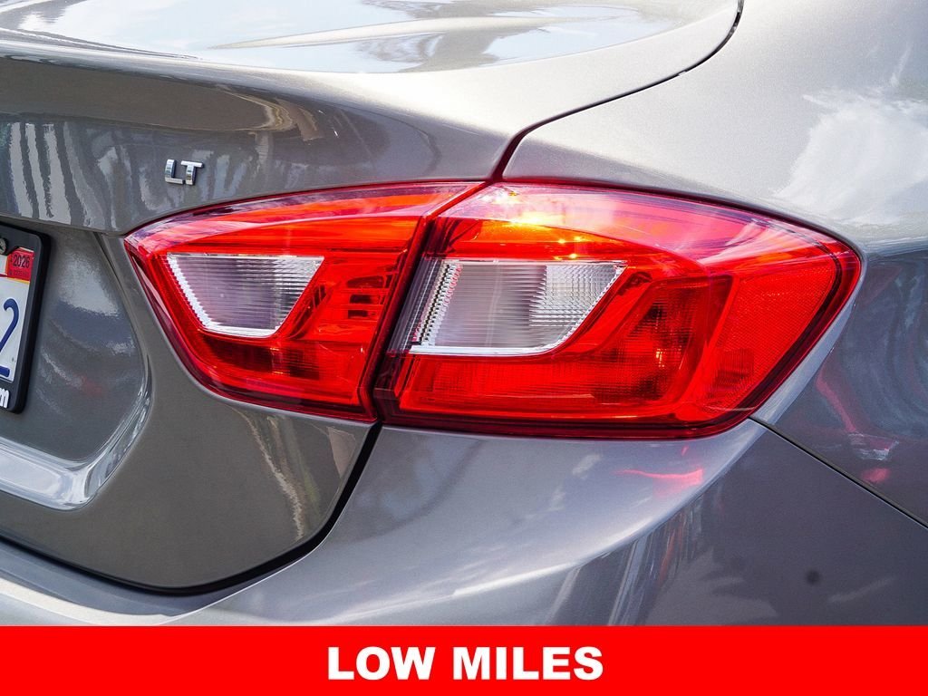 Used 2018 Gray Chevrolet LT image 7