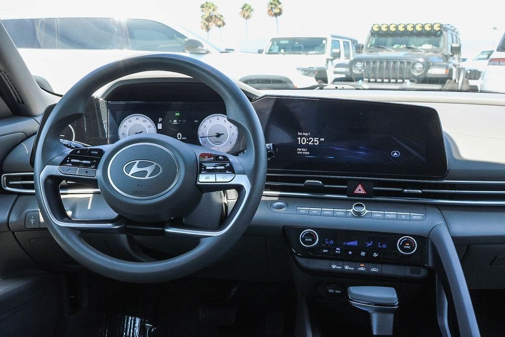 Used 2024 White Hyundai SEL image 14