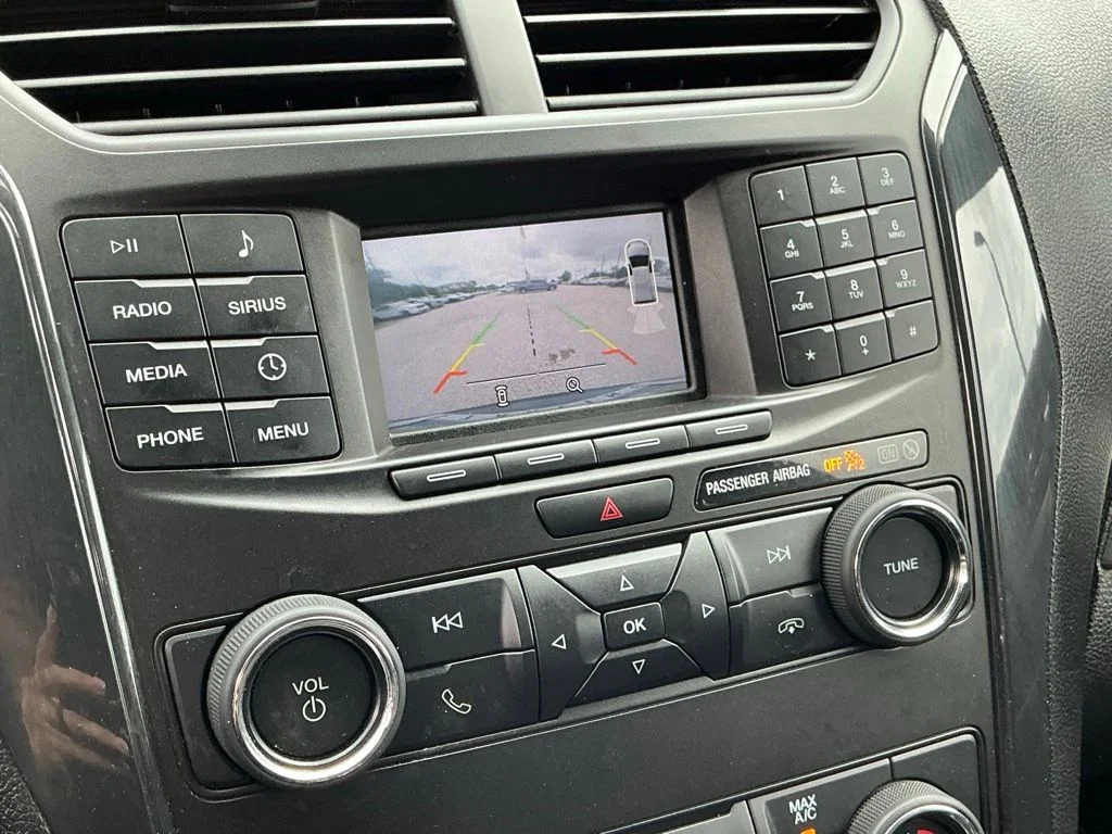 Used 2018 Red Ford XLT image 47