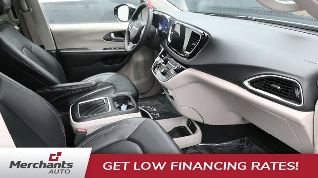 Used 2024 White Chrysler Touring L image 11