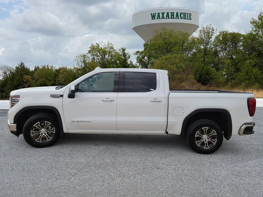 Used 2025 White GMC SLT image 3
