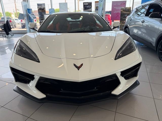 Certified Used 2025 Arctic White Chevrolet 3LT image 3