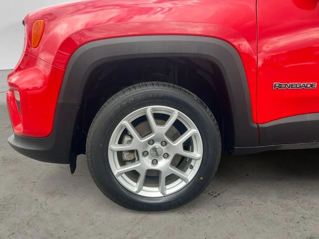 Used 2023 Red Jeep Latitude image 14